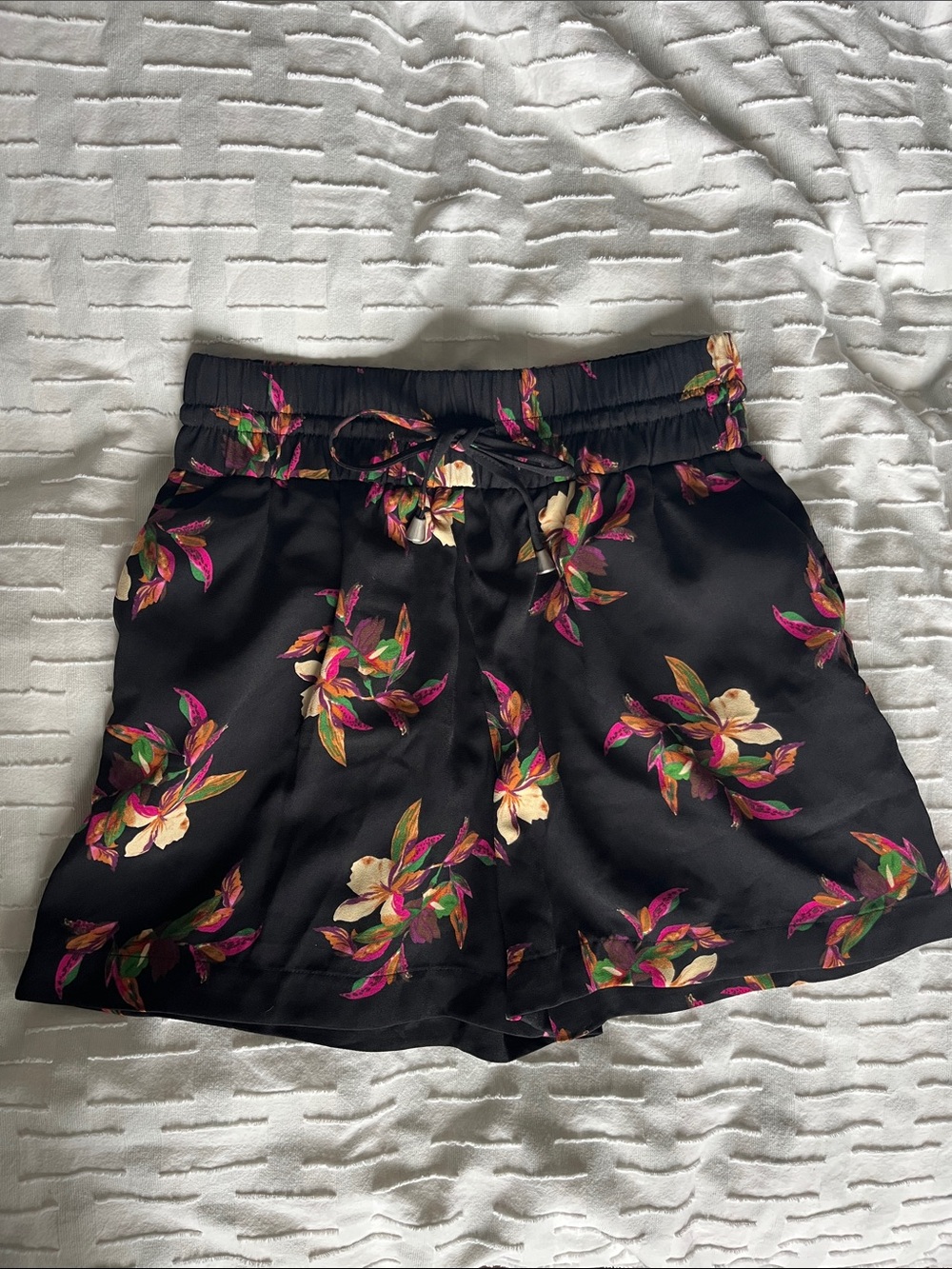 a new day Black Floral Satin Pull-On Shorts